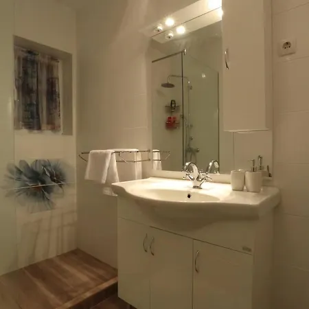 Franov, Zadar, Mit Privatem Pool Und Garten *