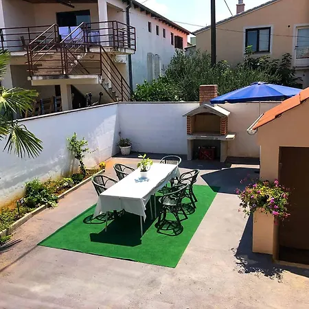Franov, Zadar, Mit Privatem Pool Und Garten Holiday home Zadar